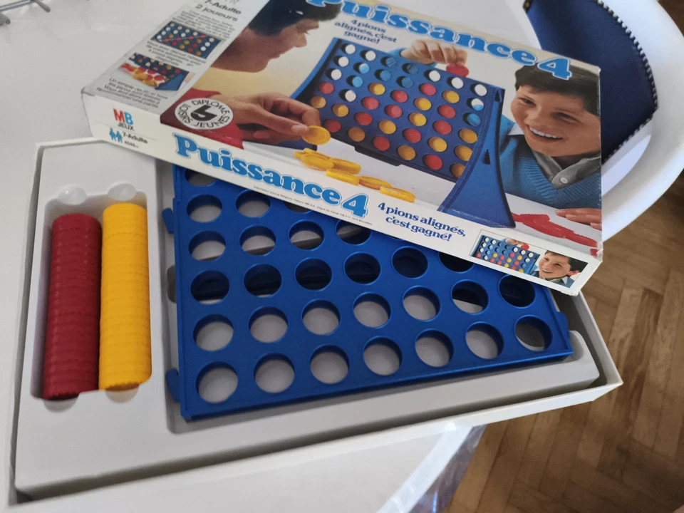 PUISSANCE 4 MB jeu société vintage , Manque Un Jeton Rouge - Photo 2/3