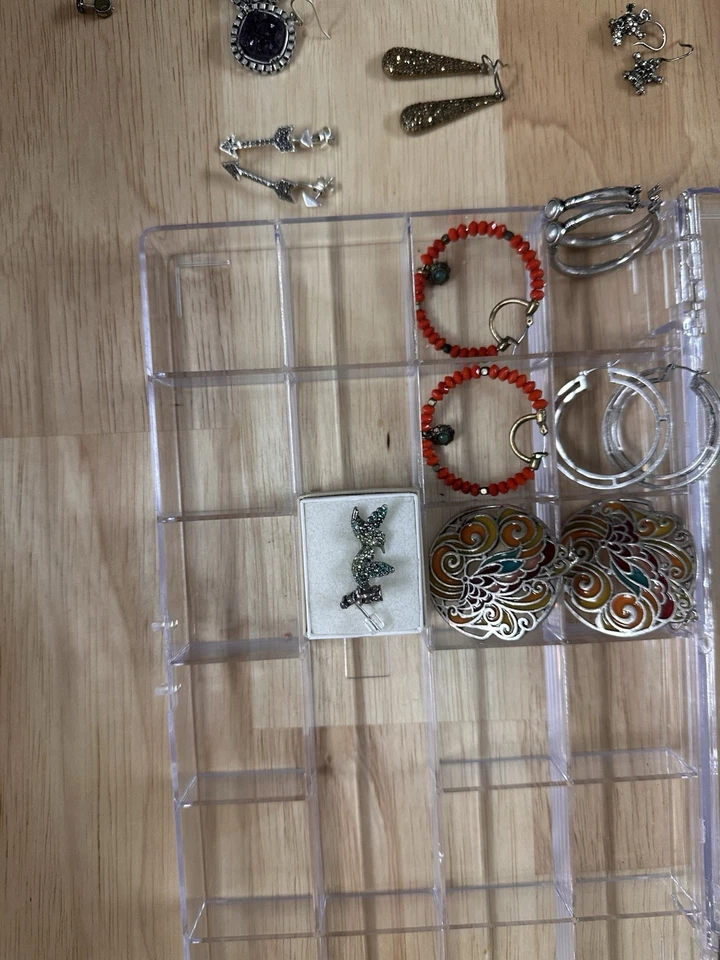2000’s Bundle Fossil and Lucky Brand Earrings - Image 3 of 4