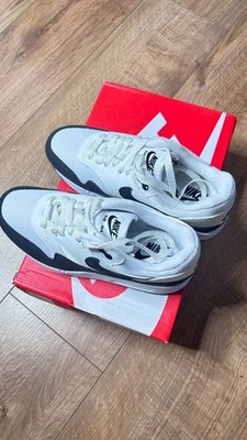 Nike Air Max 1 Essential FZ5808-103 White Armory Navy - Größe 4,5 UK