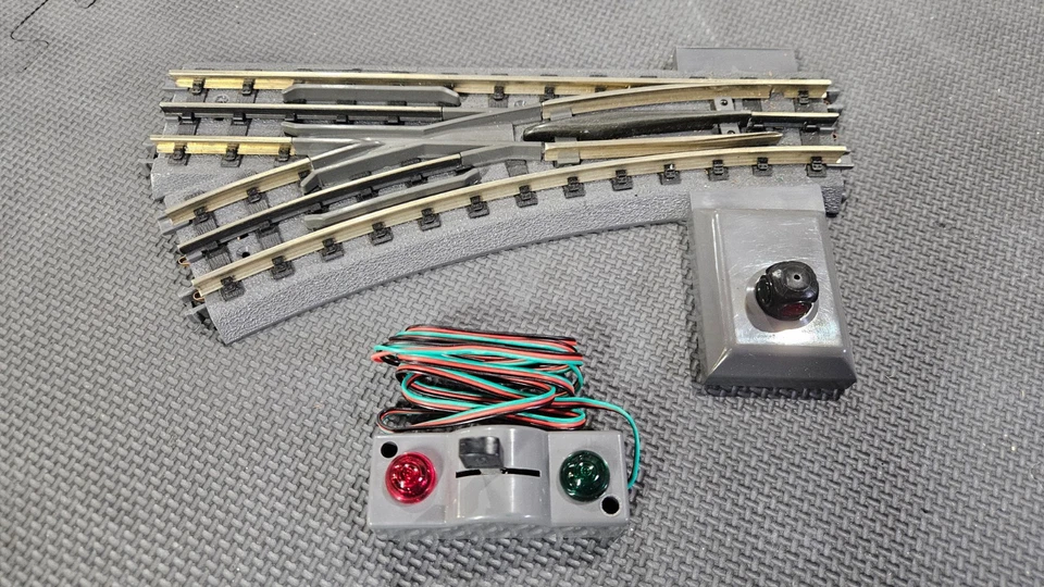 MTH 40-1044 RealTrax O-42 Nickel Silver Left Hand Remote Switch Turnout - Image 2 of 4