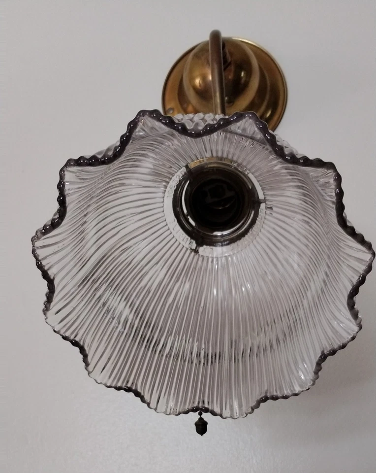 Lámpara antigua de montaje en pared globo/sombra de latón macizo Foto 2 de 3