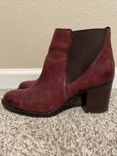 Sofft Women's Burgundy Distressed Leather Ankle Heeled Booties Size 9.5 M