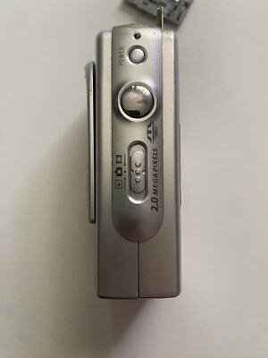 SONY Cyber-shot U DSC-U30 Digital Still Camera 2.0 Mega Pixels