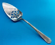 Wm Rogers & Son 1923 MAYFAIR Pierced Pie Server / Pastry Ornate Silverplate