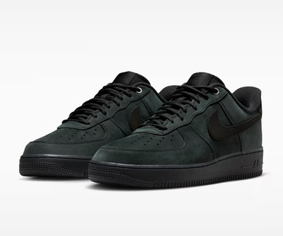 ( Size 6 - 13 ) - Nike Air Force 1 Low '07 WB Triple Black Nubuck Men's