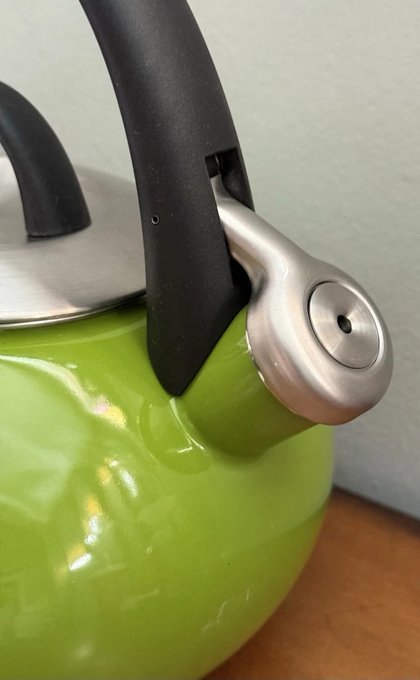 Calphalon 2 cuartos esmalte en acero tetera manzana verde mango resistente al calor nuevo con etiquetas Foto 3 de 4