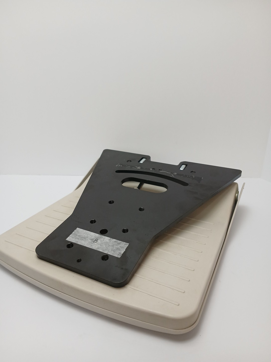 Bruno Elan SRE 3050 Stairlift Footrest Assembly With Mounting Hardware (B)