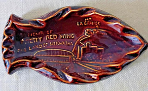 VINTAGE RED WING POTTERY"PRETTY RED WING" SOUVENIR ASHTRAY
