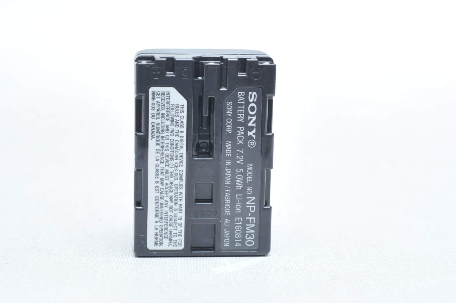 Sony OEM NPFM30 LiIon Camcorder Battery *EX* Sony DCRTRV10 DCRTRV11