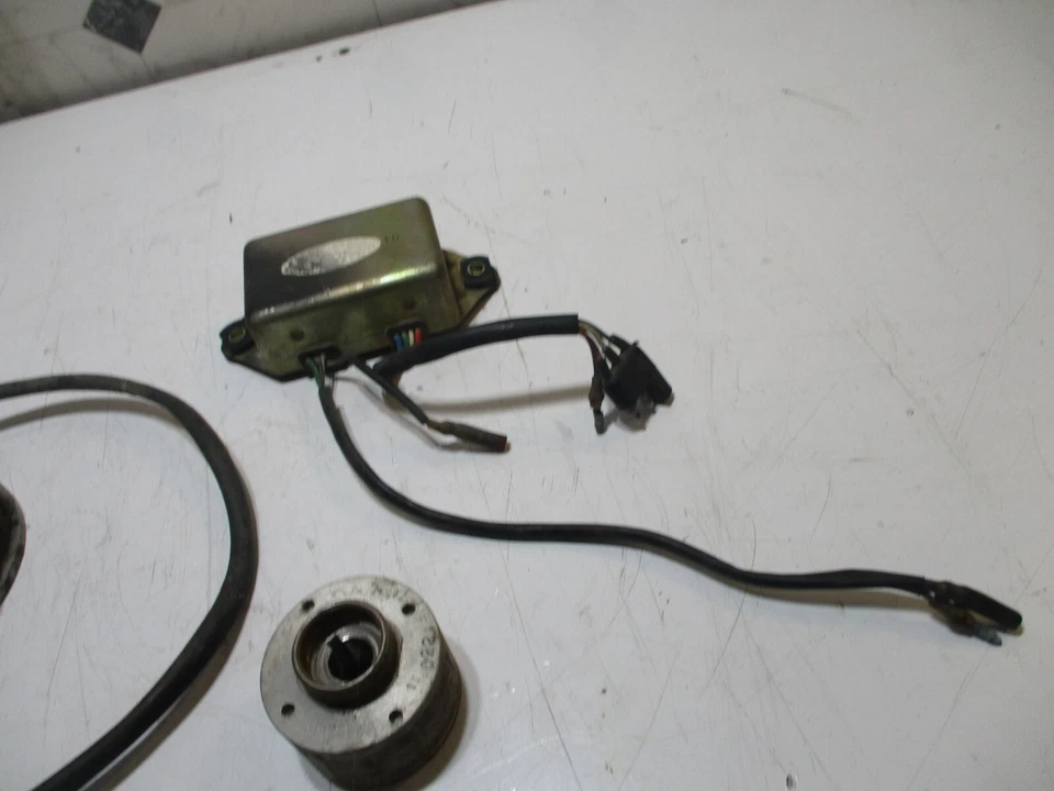 Honda cr250r cr 250 r 1981 81 Control de encendido CDI estator magnético cubierta volante Foto 2 de 4
