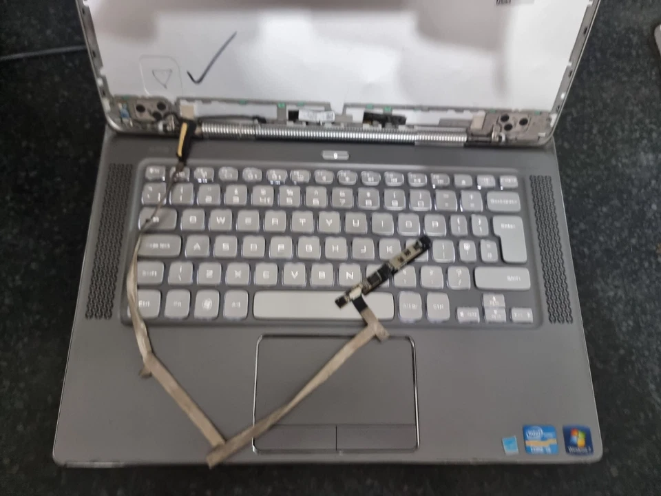 H985 Dell XPS 14Z P24G 14" Laptop Intel i5 Missing Screen Spares Or Repairs  - Image 3 of 4