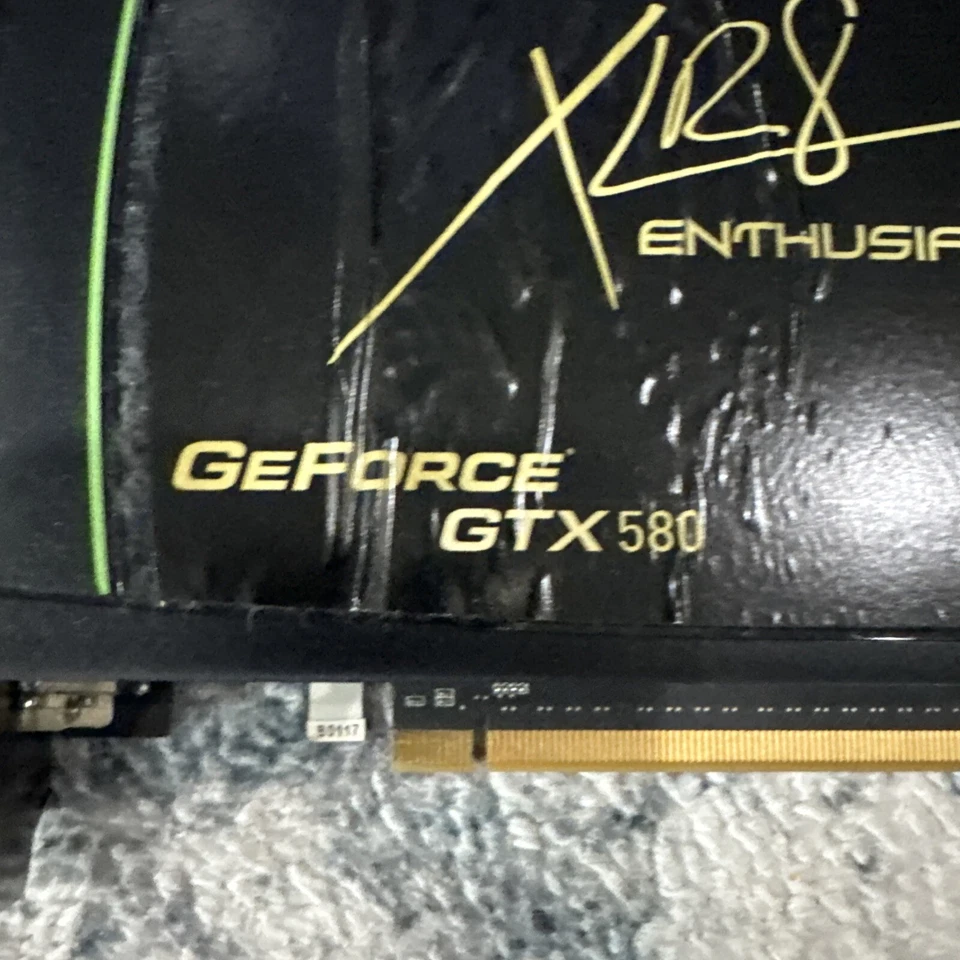 PNY Nvidia Geforce GTX 580 Enthusiast Edition 1536MB Video Graphics Card - Image 2 of 4