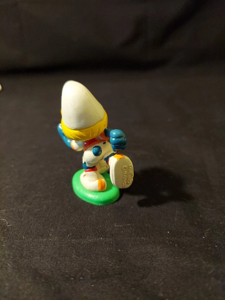 Pitufos 20163 Pitufina Fútbol Pitufo Soporte Verde Figura De Colección Juguete PVC Estatuilla Foto 4 de 4