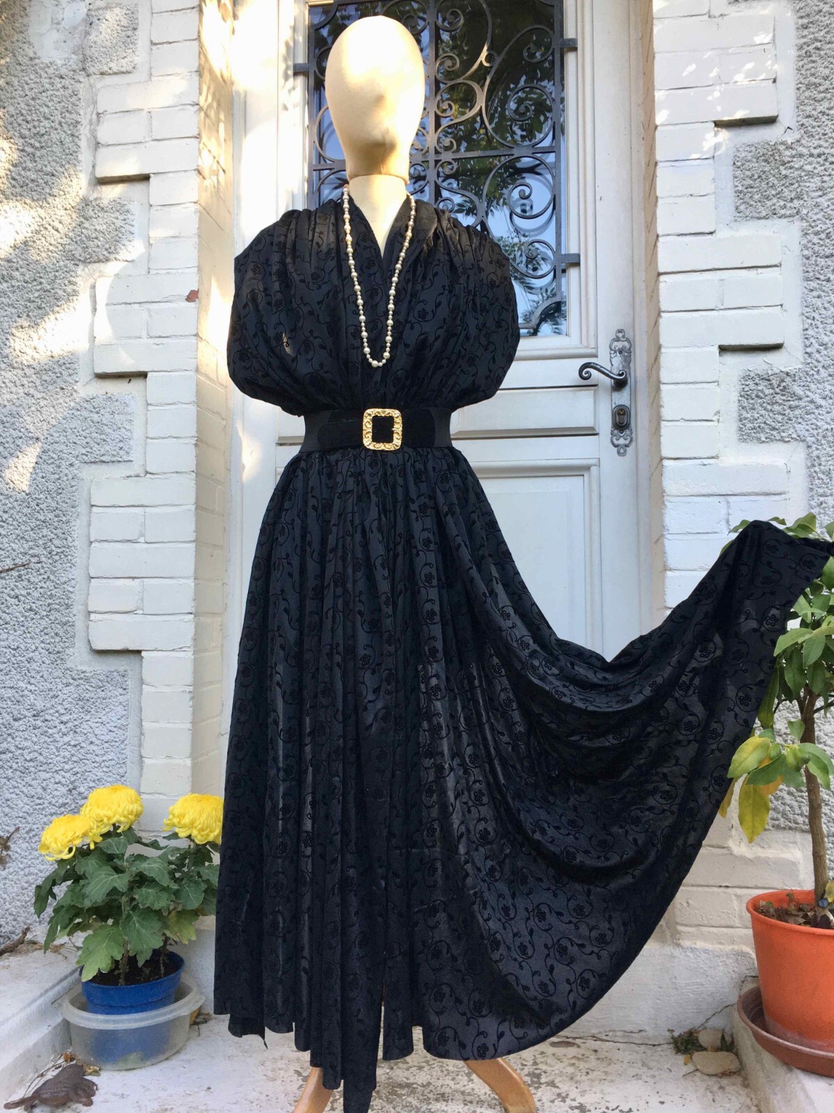 Velours noir et voile d'un raffinement absolu en grand coupon de couture