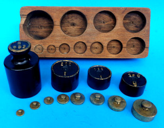 1925 KOMPLETTER SATZ 1Gr. 500Gr.APOTHEKE KOLONIALWAREN TANTE EMMA BALKENWAAGE