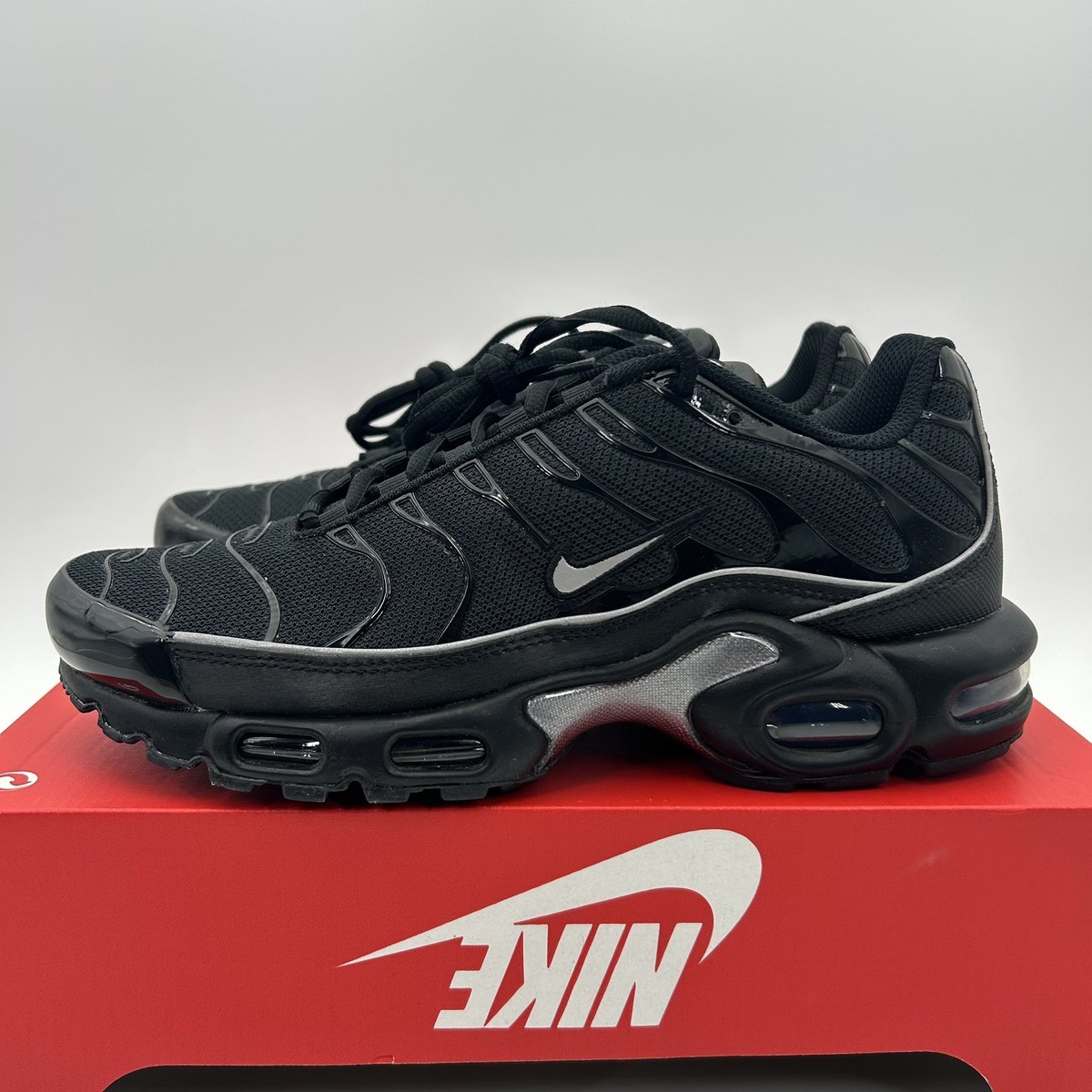Size 8.5 Mens - Nike Air Max Plus Black Reflective Metallic Silver