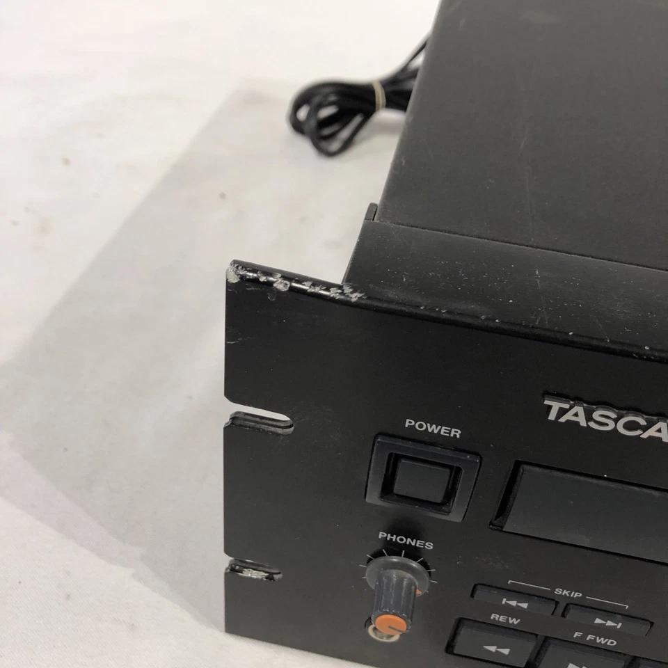 Tascam DA-30 MKII Rack Mount Digital Audio Tape (DAT) Recorder – Powers On - Image 4 of 4
