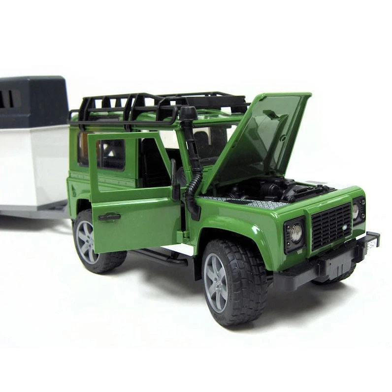 Land Rover Defender SUV With Horse Trailer And Horse By Bruder 2592 - Image 3 of 4