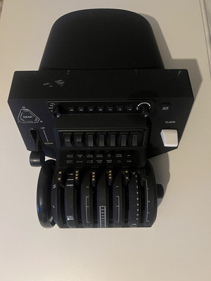 Honeycomb Bravo Throttle Quadrant mit reichlich Zubehör (A320, 737, 747, 777)