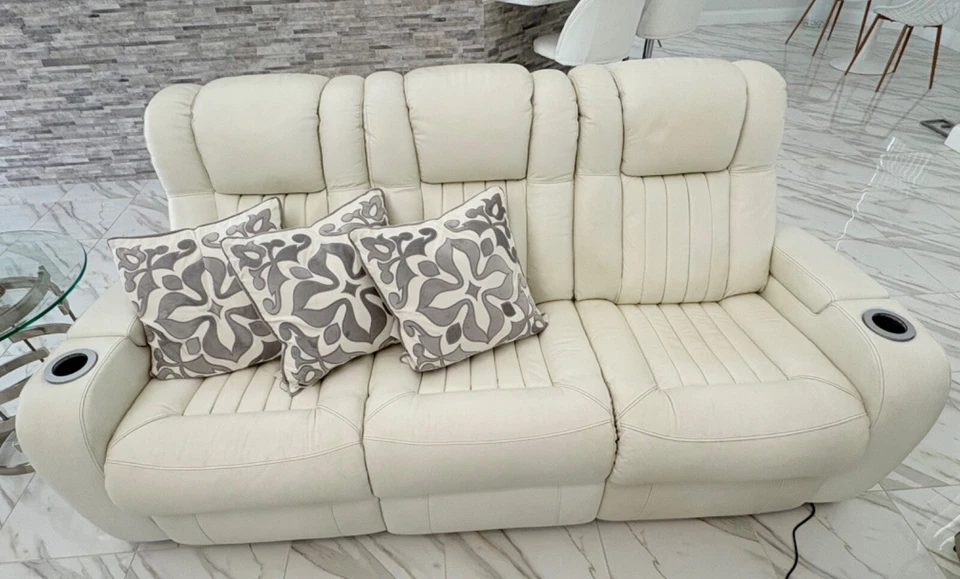 Moderno Juego de Sofá Reclinable + (3) Mesa de Cristal — Excelente Estado. Foto 3 de 4