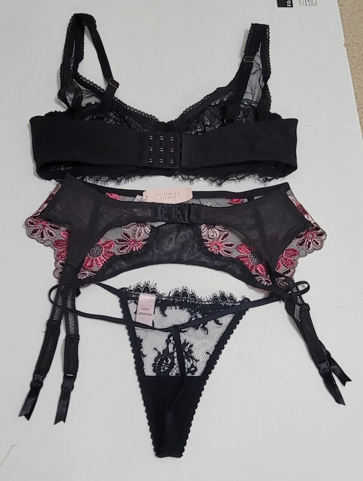 Victorias Secret 3 Piece Set NWT Mesh Bra 34D Garter Medium Panty XS/S