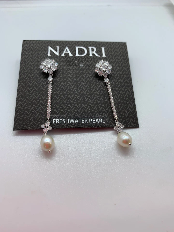 Pendientes Nadri $100 Perla Agua Dulce Gota Lineal Cristal Tono Plata #78b Foto 2 de 4