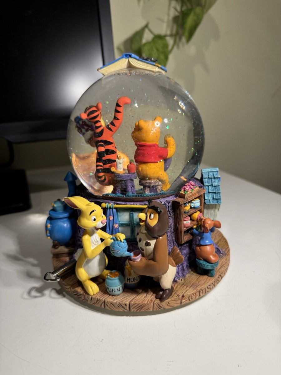 Disney Winnie The Pooh Musical Snow Globe 