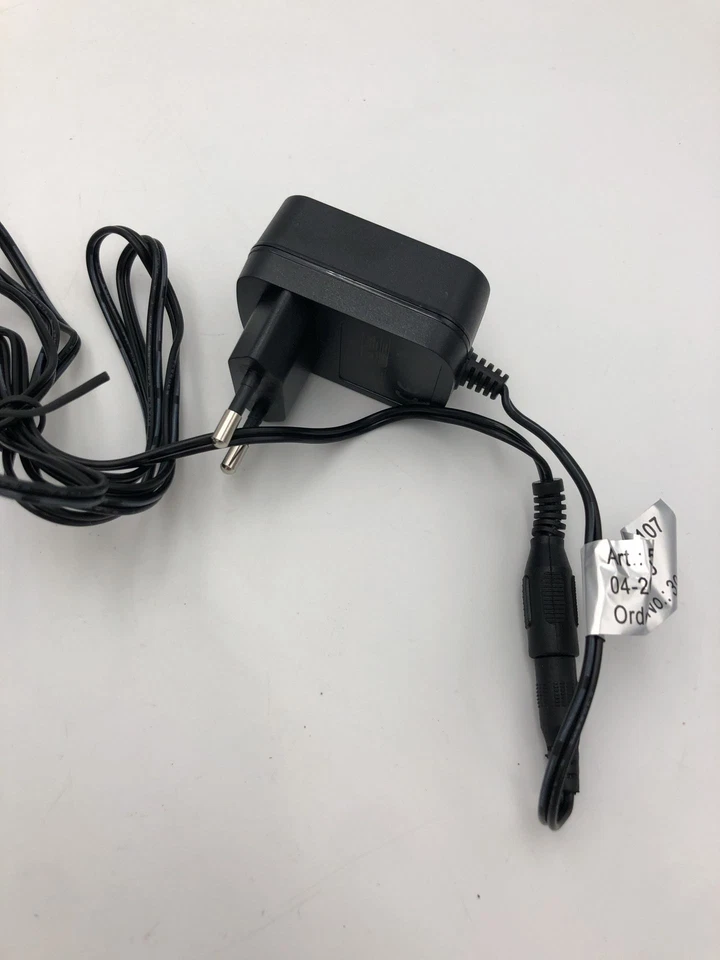 Lampada da tavolo LED Cristo, nichel opaco, touch, 3 livelli, vetro bianco, 1... - Immagine 4 di 4