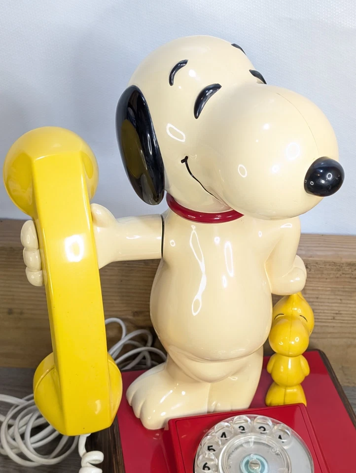 Vintage 1976 SNOOPY & WOODSTOCK Retro Peanuts Rotary Landline Phone - Excellent  - Image 3 of 4