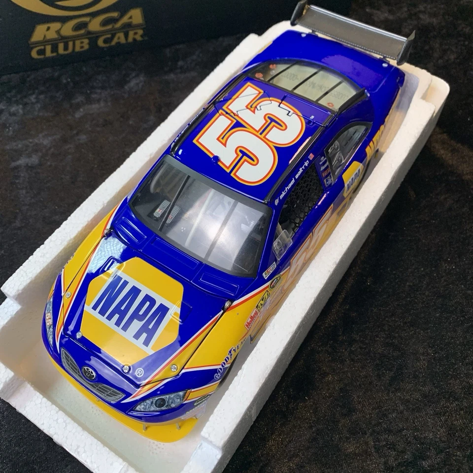 Michael Waltrip #55 NAPA RCCA Club Car 2008 escala 1:24 Toyota Camry #7 de 150 Foto 2 de 4