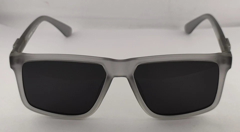 Gafas de sol Montblanc de lujo | Marco de plástico gris | Lentes negras 100 % con protección UV Foto 2 de 4