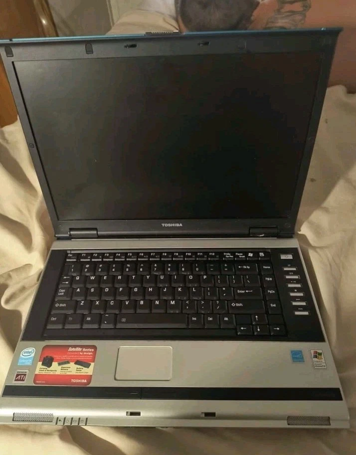 Toshiba Satellite Series Laptop - Image 3 of 4