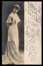 Photo Postcard NPG No. 335/1: Elegant Lady in Long Dress 