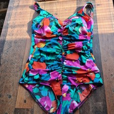 Badeanzug Gr.46 Cup B/C ungetragen