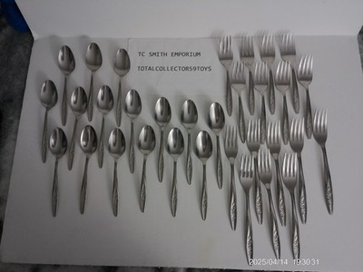 Lot Of 32 Pieces Of Vintage Flatware Radiant Rose Pattern Superior Stainless