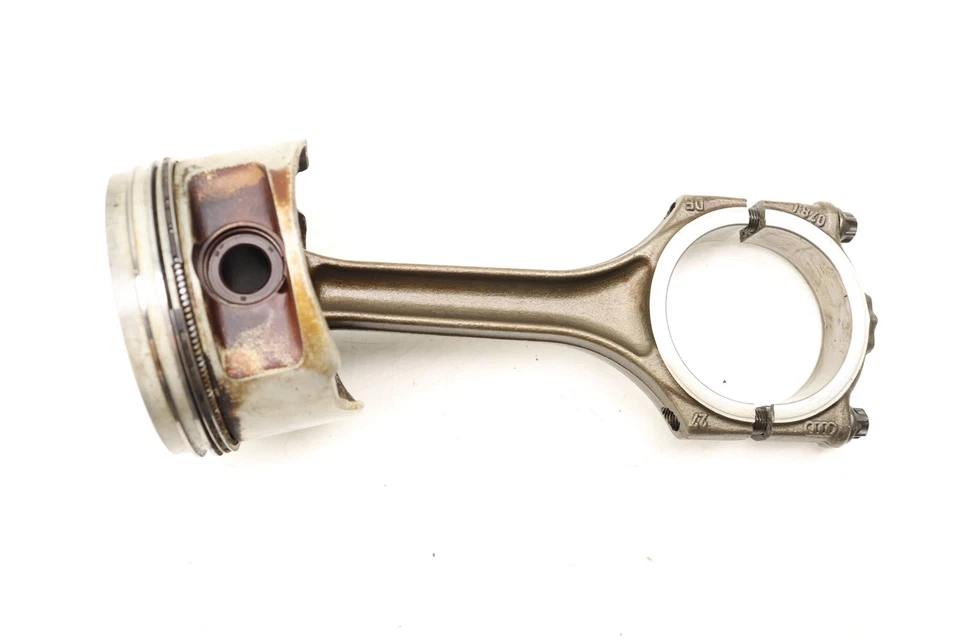 AUDI A6 QUATTRO 2002-2004 4,2 L - Pistón derecho con varilla de conexión 077107100A Foto 2 de 4