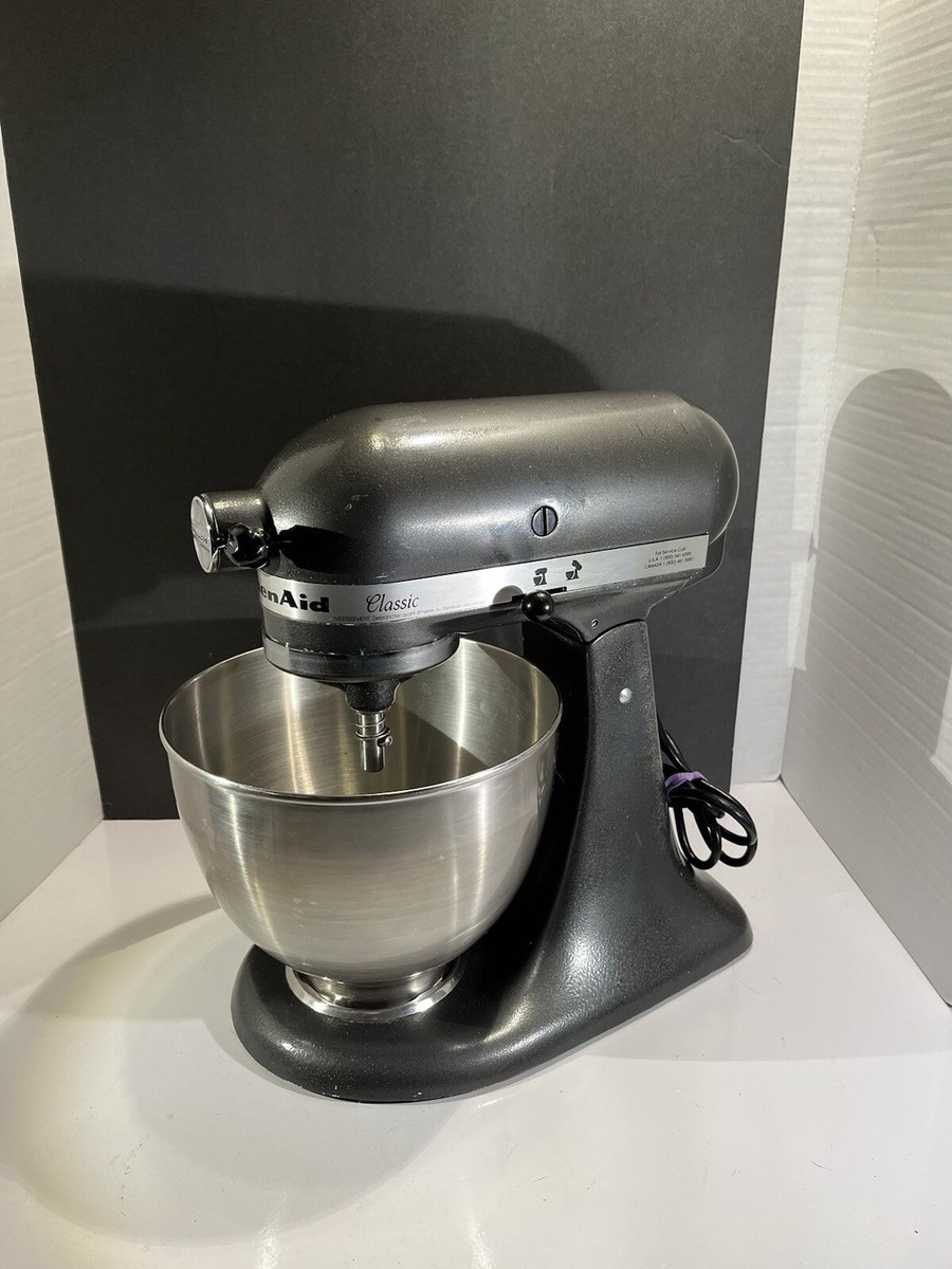 KitchenAid Artisan 黒 ステンレスボウル付き KitchenAid Artisan Series 5 Quart Tilt-Head Stand Mixer