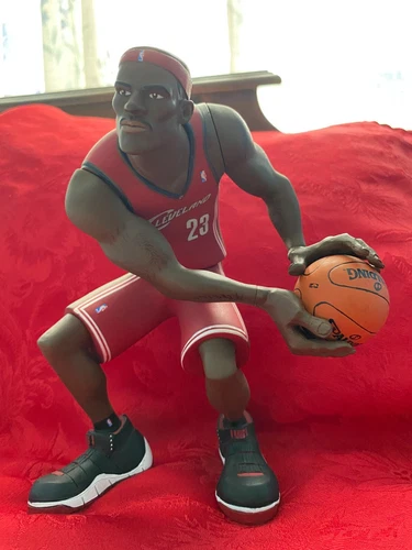Rare LeBron James Figure NBA/Upper Deck Loose limited 1/1500