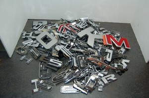 379 USED CHEVROLET GMC FORD DODGE LETTER & NUMBERS (QTY-379) 1500 2500 FACTORY