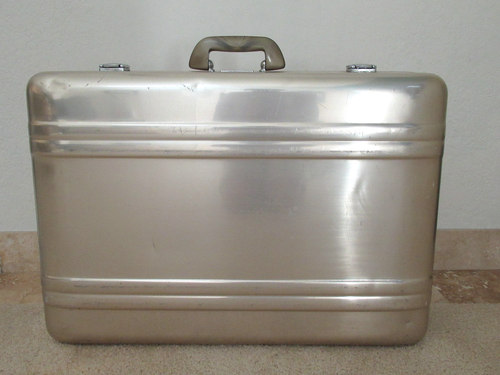 VTG Zero Halliburton Aluminum Suitcase silver Luggage Large 26"x18x9" combo lock