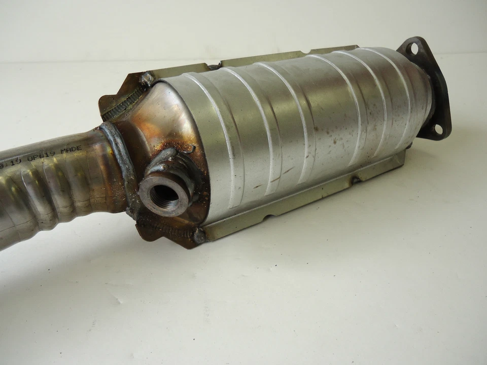 1996 1997 1998 Volkswagen Golf 2.8L V6 Catalytic Converter - Изображение 3 из 4