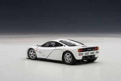 1/43 Mclaren F1 White With Openings Diecast Model Car By AUTOart