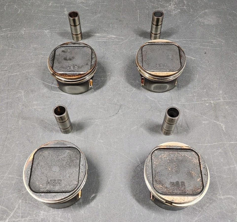 2002-2005 Subaru Impreza WRX EJ205 Piston Set Of 4 w/Wrist Pins