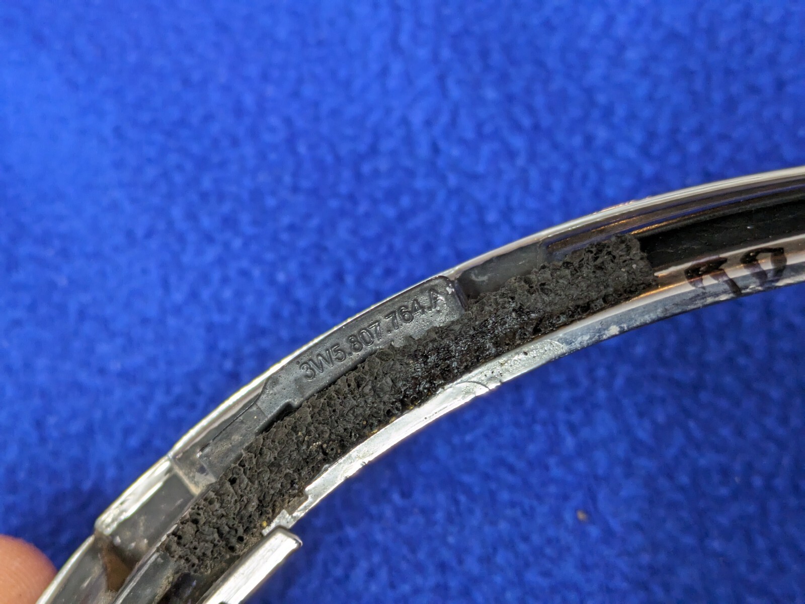 2006-2012 BENTLEY CONTINENTAL FRONT RIGHT passenger outside HEADLIGHT TRIM ring