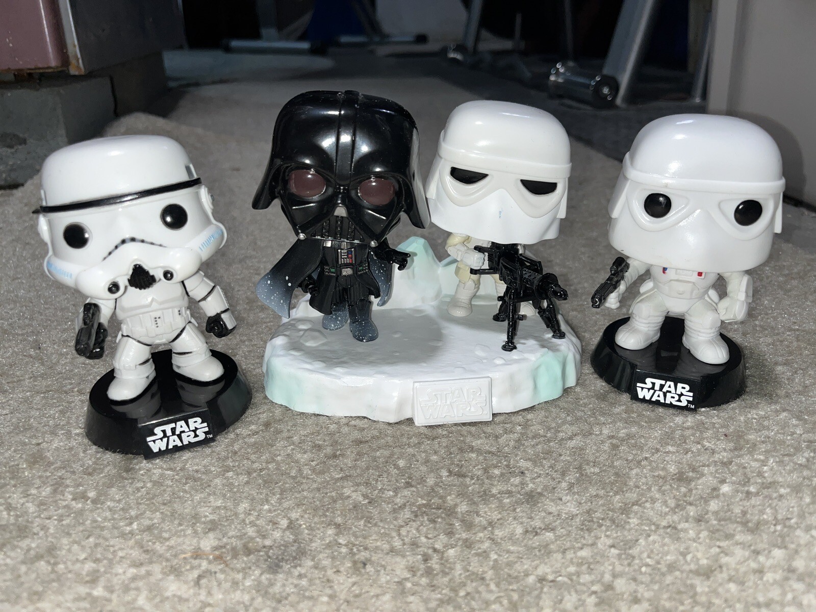 Funko Pop! Deluxe: Echo Base Darth Vader &Amp; Snowtrooper + Extra Snow/Stormtrooper