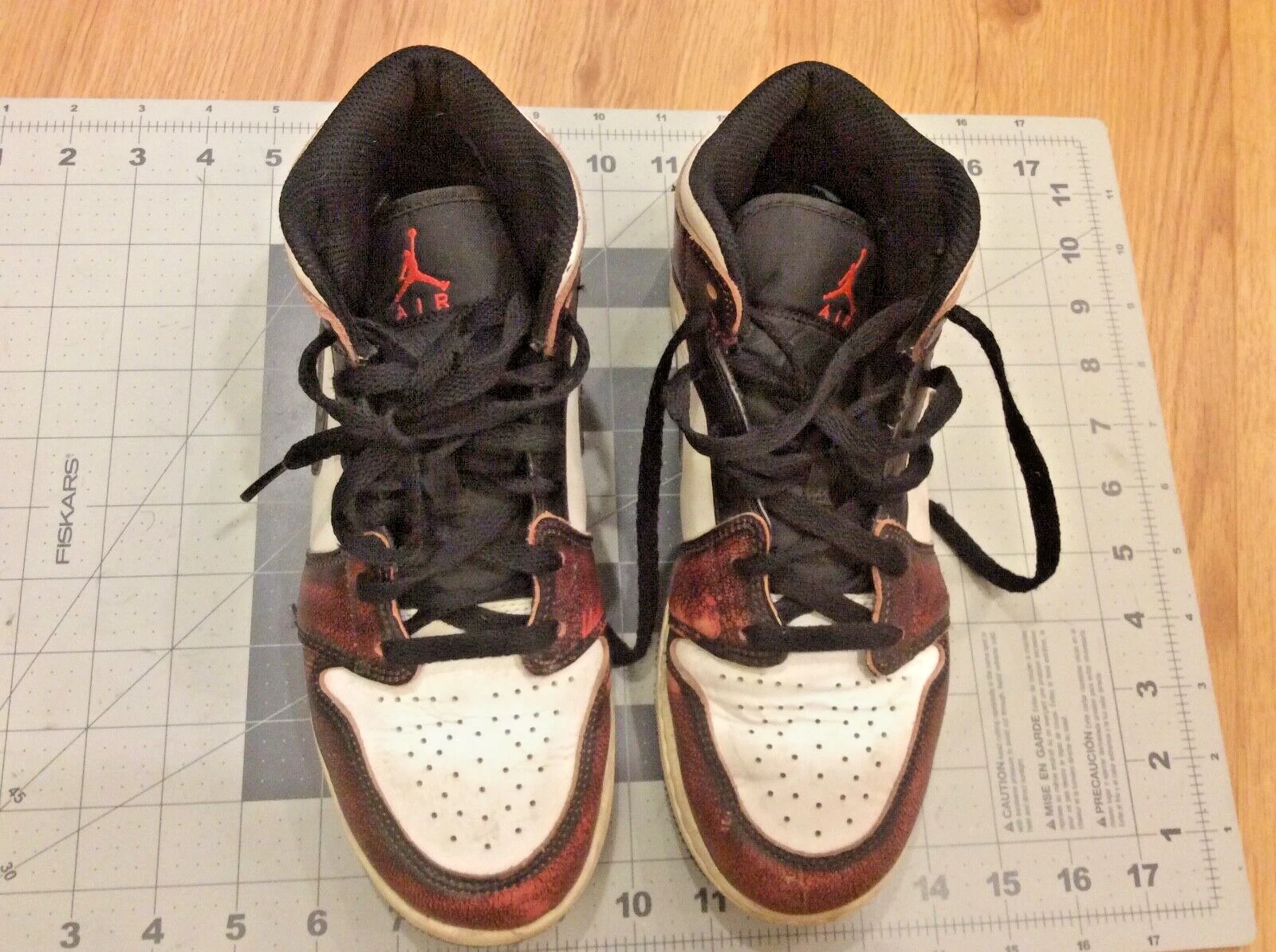 Jordan 1 Mid SE Wear Away Chicago rosso NERO INFRAROSSO FB0568 006 taglia 7Y