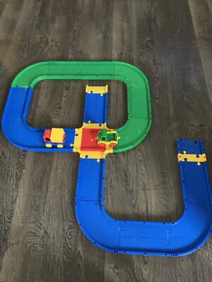 Wader Vehicles And Track Set, 2 Colorful Vehicles And 20 Pieces Of Track