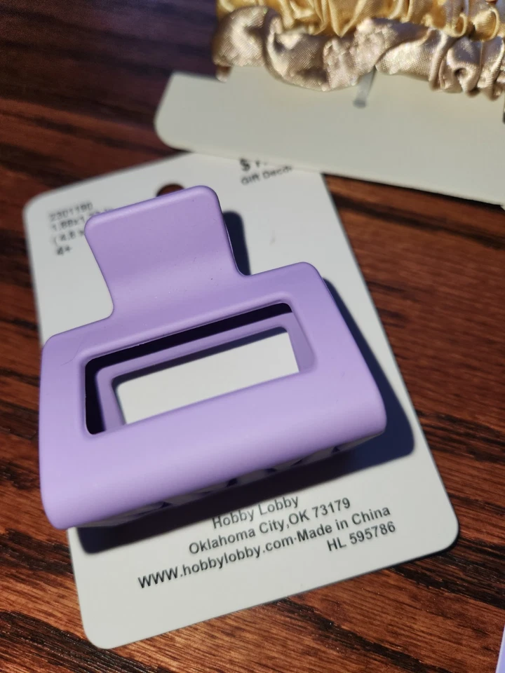 Lote de 15 Accesorios para el Cabello Satinado Scrunchies, Clip de Garra Nuevo con Etiquetas Multicolor $30+ Foto 2 de 4