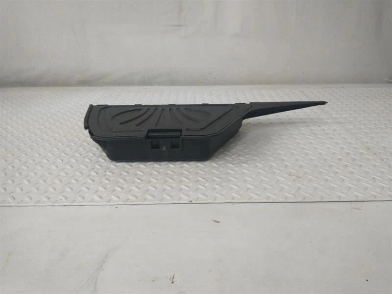 Daewoo Nubira 2000 caja de almacenamiento de carga lateral para pasajeros Foto 2 de 4