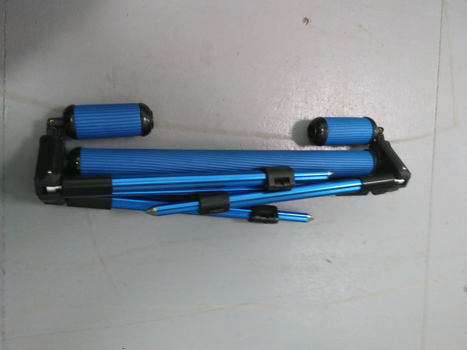 Fishing Pole Roller + Bag Theseus Match eBay